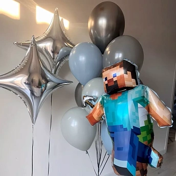 Композиция из шаров "Пиксельный герой Minecraft со звездами"