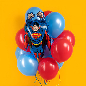 Фонтан из 15 воздушных шаров "Герой в плаще"