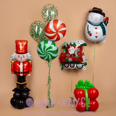 Композиция из шаров "Щелкунчик, снеговик и паровозик"  фото