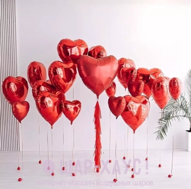 Фотозона из фольгированных шаров "Сердца" фото