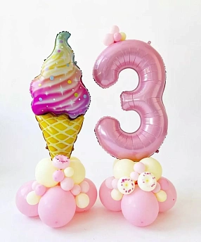 Композиция из шаров "Рожок мороженого на стойке с цифрой"
