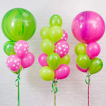 Фотозона из воздушных шаров "Вот это ягодки!"