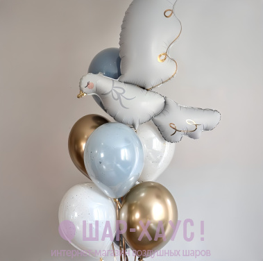 Фонтан из шаров "Голубка" фото