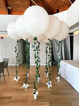 Воздушный шар гигант с флористическим декором