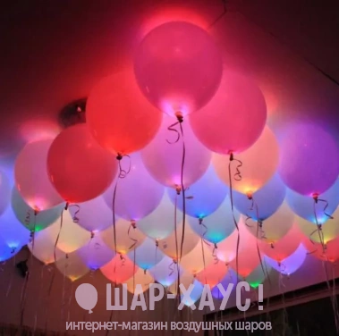 Светящиеся шары под потолок пастельных тонов фото