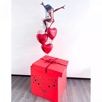 Коробка сюрприз с шарами "Леди Баг сердца и конфетти"