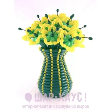 Букет желтых и зеленых цветов в вазе фото