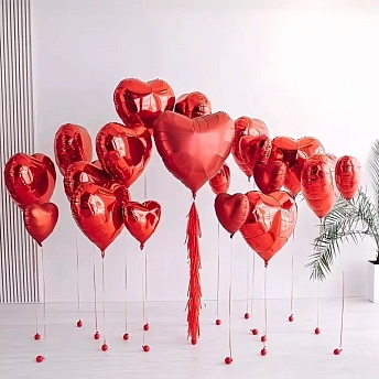 Фотозона из фольгированных шаров "Сердца"
