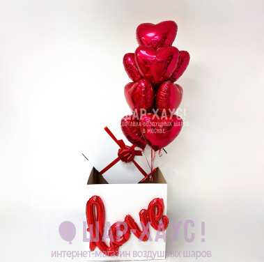 Коробка сюрприз с фольгированными сердцами "Love" фото