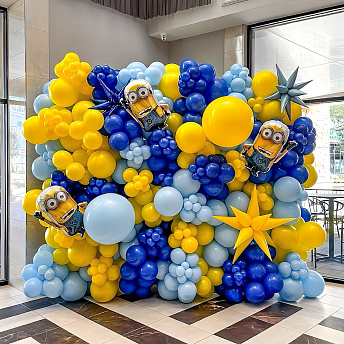 Большая фотозона из шаров "Миньоны"